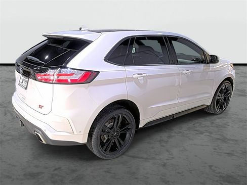 Used 2019 Ford Edge ST w/ Equipment Group 401A image 4