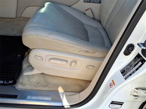 Used 2019 Lexus LX 570 4WD image 11