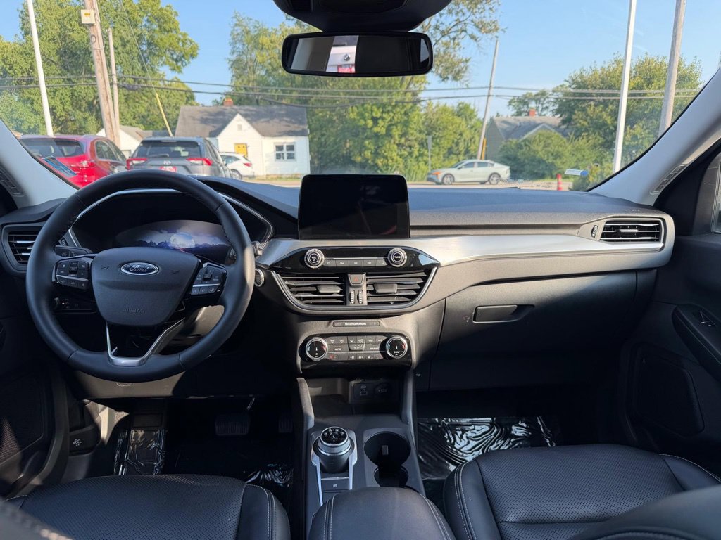 Used 2022 Ford Escape Titanium AWD/4WD image 22