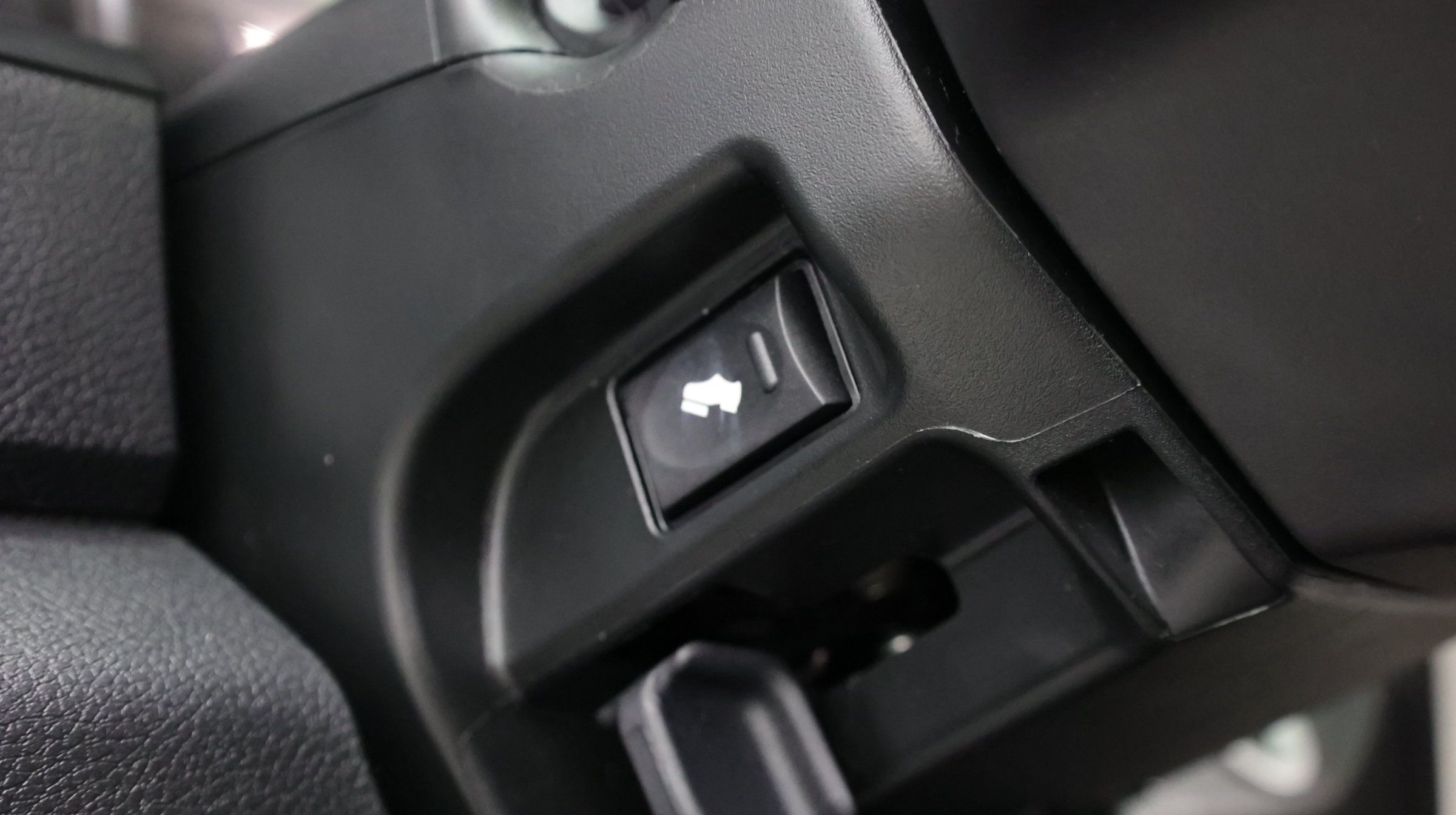 Used 2017 RAM 1500 Laramie w/ Convenience Group AWD/4WD image 21