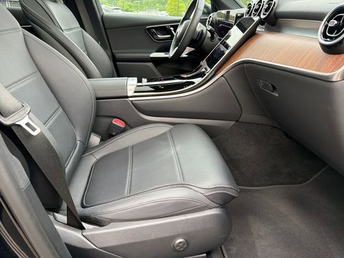 Used 2026 Mercedes-Benz GLC 300 4MATIC image 35