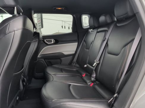 Used 2024 Jeep Compass Limited image 19