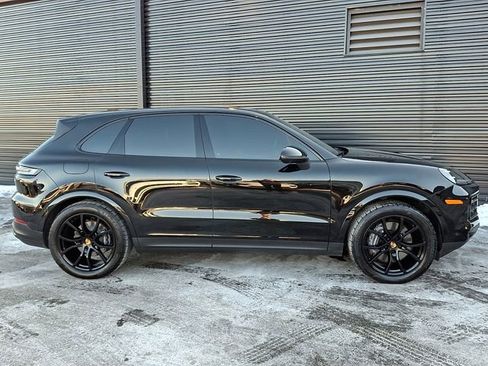 Certified 2025 Porsche Cayenne image 8