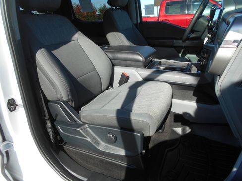 Used 2021 Ford F150 Cloth image 6