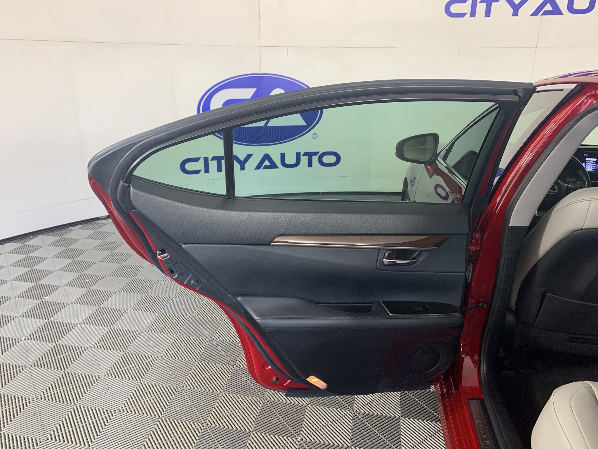 Used 2018 Lexus ES 350 w/ Premier Package FWD image 30