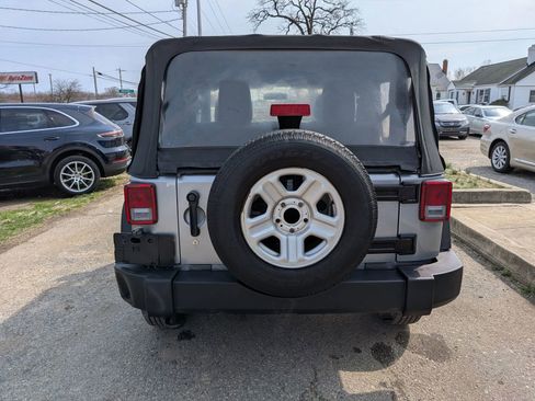 Used 2016 Jeep Wrangler Sport w/ Connectivity Group image 5