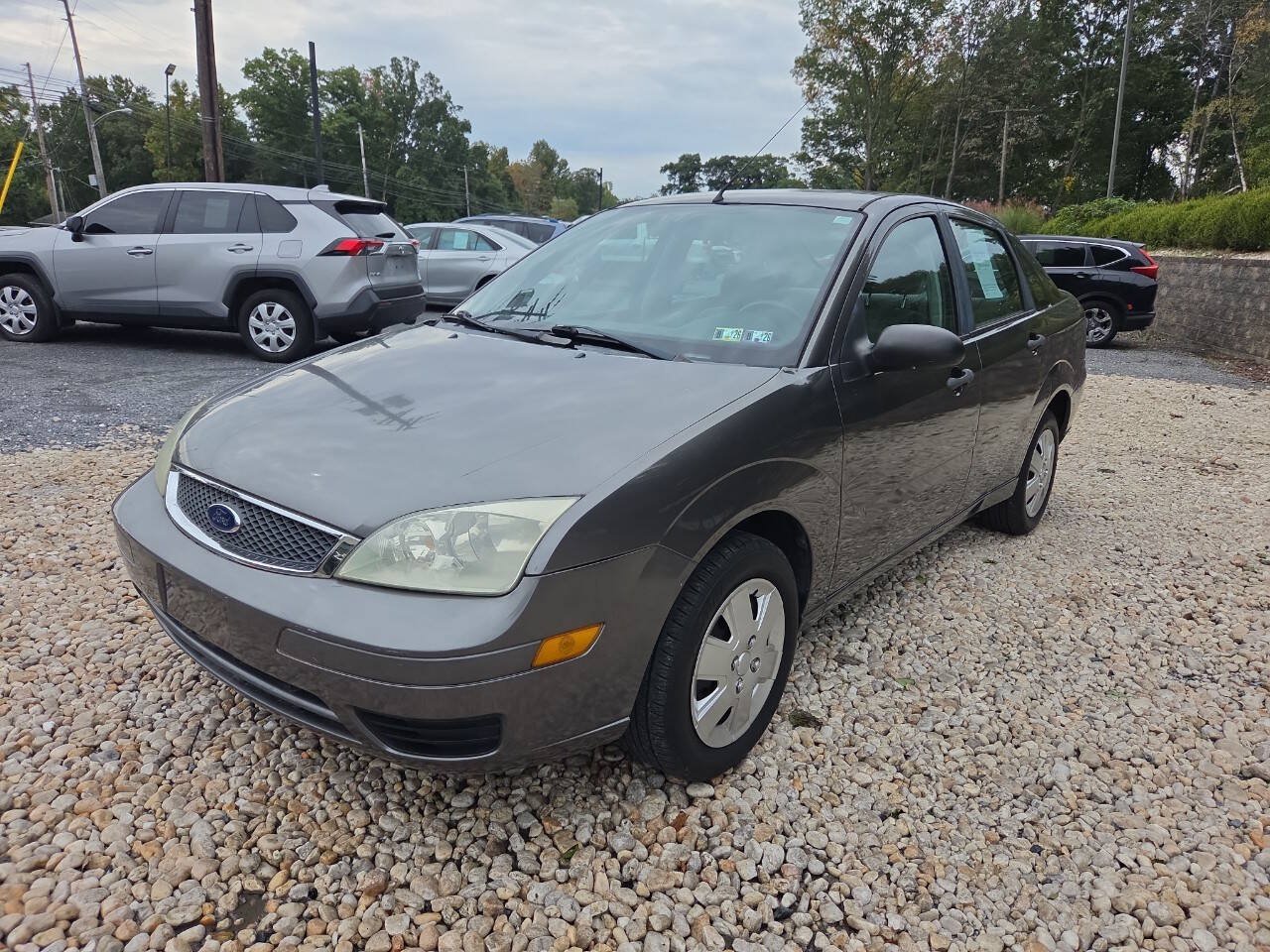Used 2007 Ford Focus SE FWD image 2