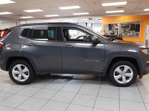 Used 2020 Jeep Compass Latitude w/ Cold Weather Group AWD/4WD image 12