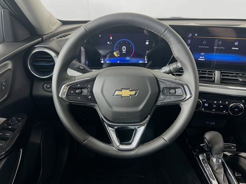 New 2026 Chevrolet Trax LT w/ LT Convenience Package FWD image 11