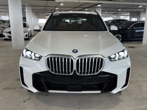 Used 2026 BMW X5 xDrive50e w/ M Sport Package AWD/4WD image 3