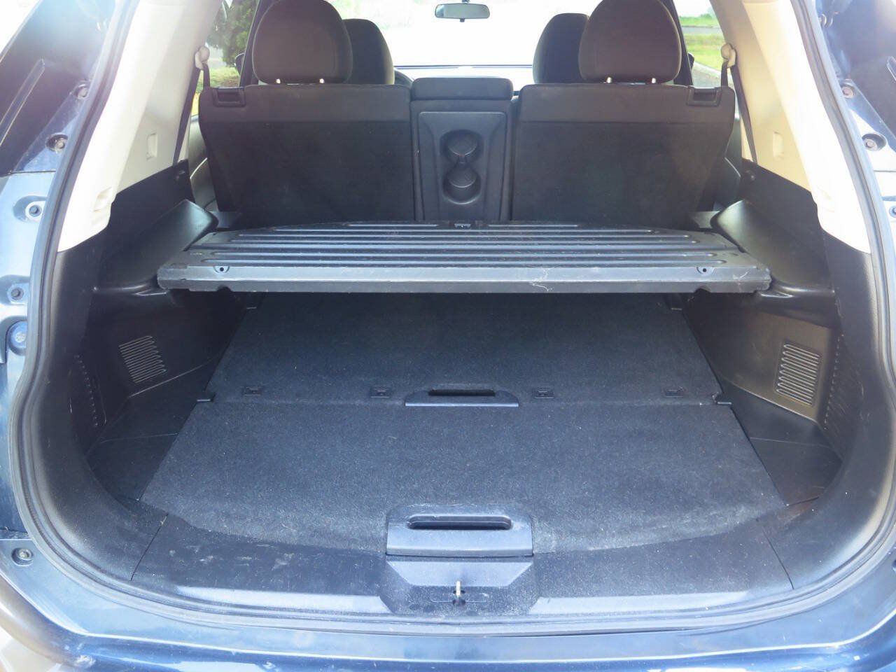 Used 2016 Nissan Rogue SV AWD/4WD image 40