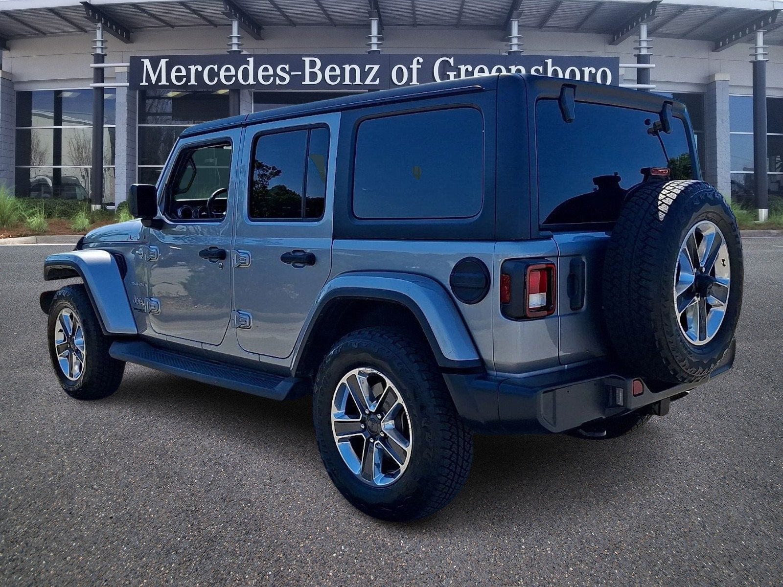 Used 2020 Jeep Wrangler Unlimited Sahara AWD/4WD image 4