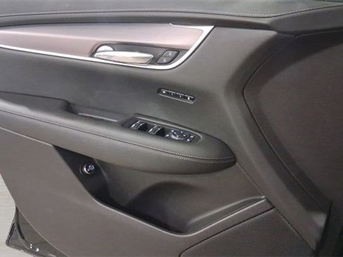 Used 2022 Cadillac XT6 Luxury image 38
