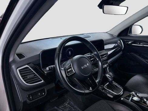 Used 2024 Kia Seltos S AWD/4WD image 11