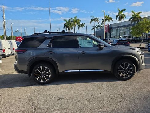 New 2026 Nissan Pathfinder Platinum w/ Cargo Package AWD/4WD image 9