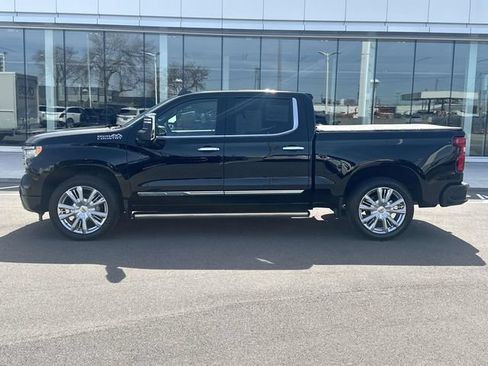 Used 2025 Chevrolet Silverado 1500 High Country w/ High Country Premium Package AWD/4WD image 39