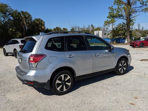 Used 2018 Subaru Forester 2.5i Premium w/ All-Weather Package image 9