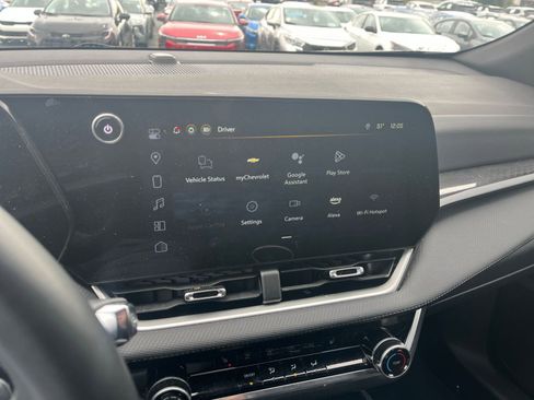 Used 2025 Chevrolet Equinox LT image 17