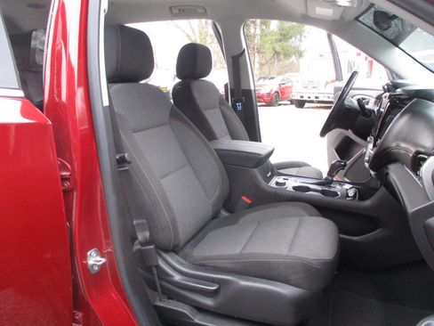 Used 2020 Chevrolet Traverse LT image 20