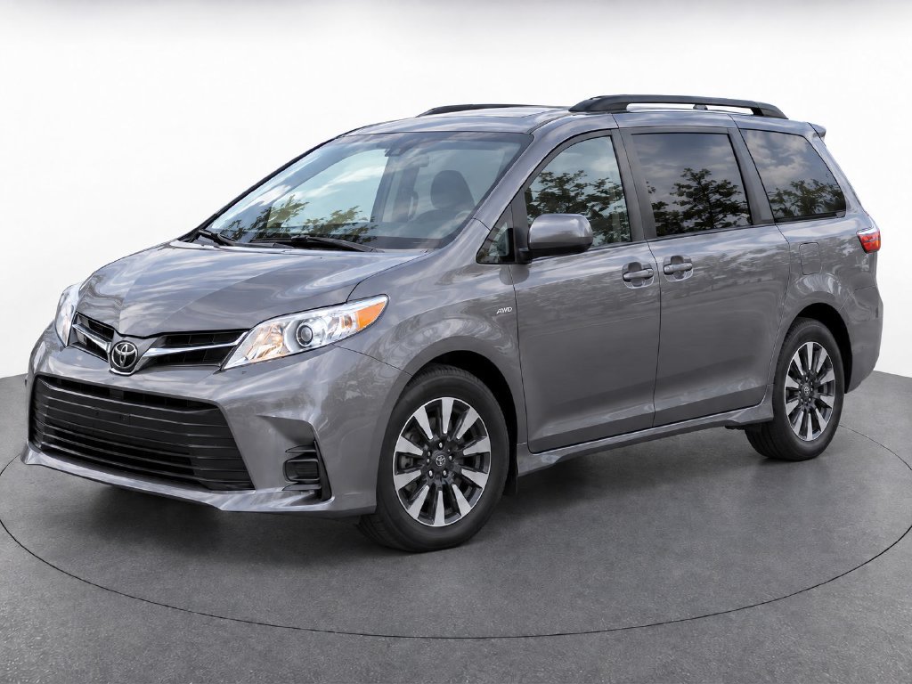 Used 2019 Toyota Sienna LE w/ Carpet Mat Package AWD/4WD image 1
