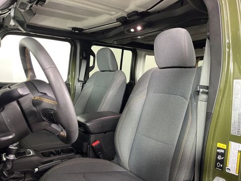 Used 2024 Jeep Wrangler Unlimited image 4