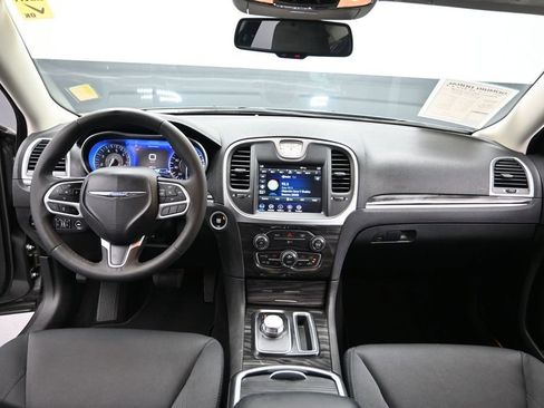 Used 2022 Chrysler 300 Touring w/ Sport Appearance Package RWD image 19