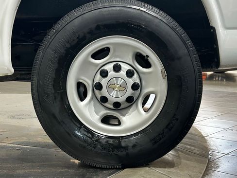 Used 2022 Chevrolet Express 2500 w/ Driver Convenience Package RWD image 20