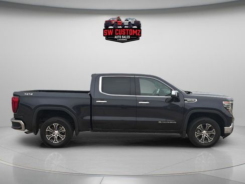 Used 2025 GMC Sierra 1500 SLT AWD/4WD image 8