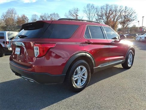 Used 2021 Ford Explorer XLT w/ Equipment Group 202A image 4