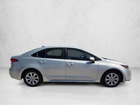Used 2024 Toyota Corolla LE FWD image 4