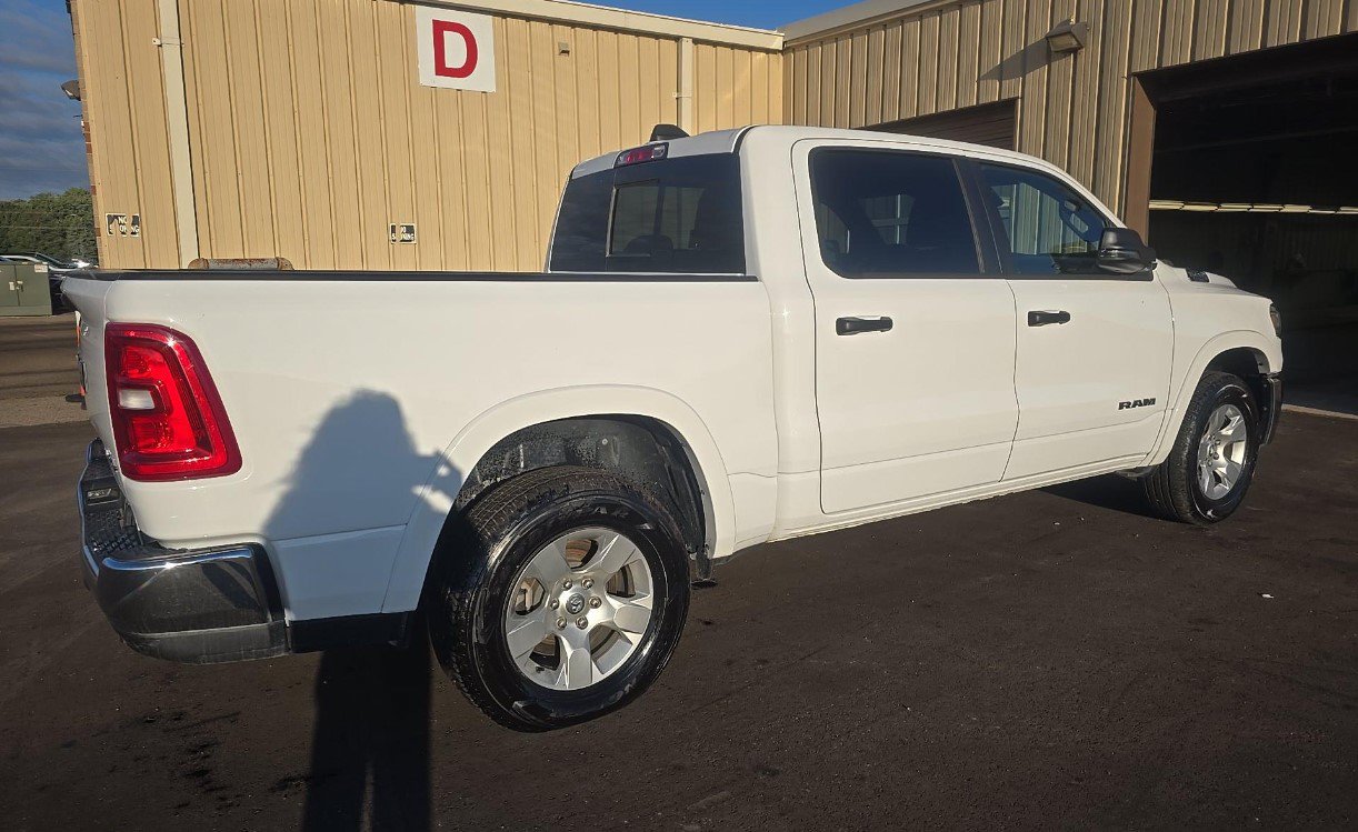 Used 2025 RAM 1500 Big Horn AWD/4WD image 4