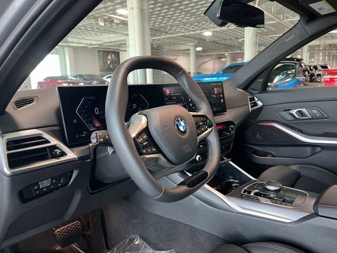 Used 2025 BMW 330i xDrive Sedan AWD/4WD image 18