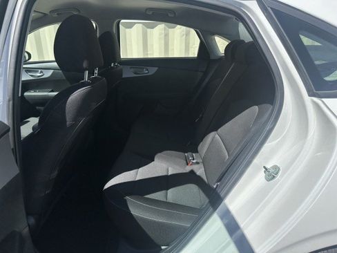Used 2023 Kia Forte LXS FWD image 7