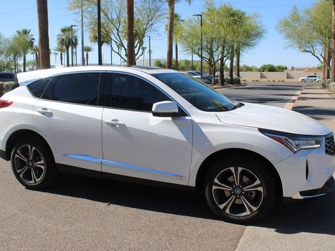 Used 2025 Acura RDX SH-AWD w/ Technology Package image 9