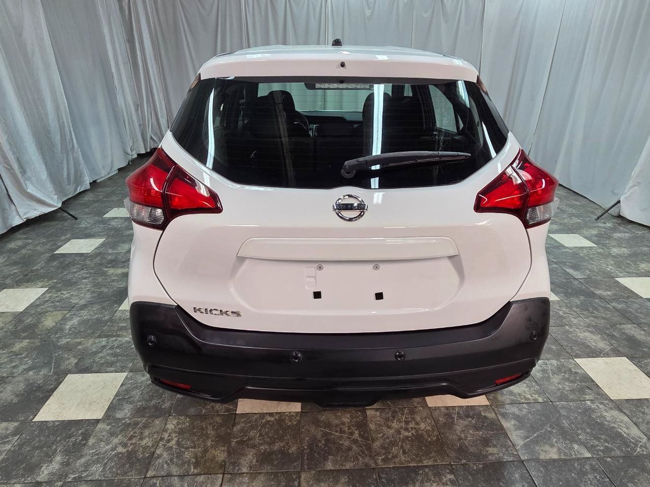 Used 2020 Nissan Kicks S FWD image 4