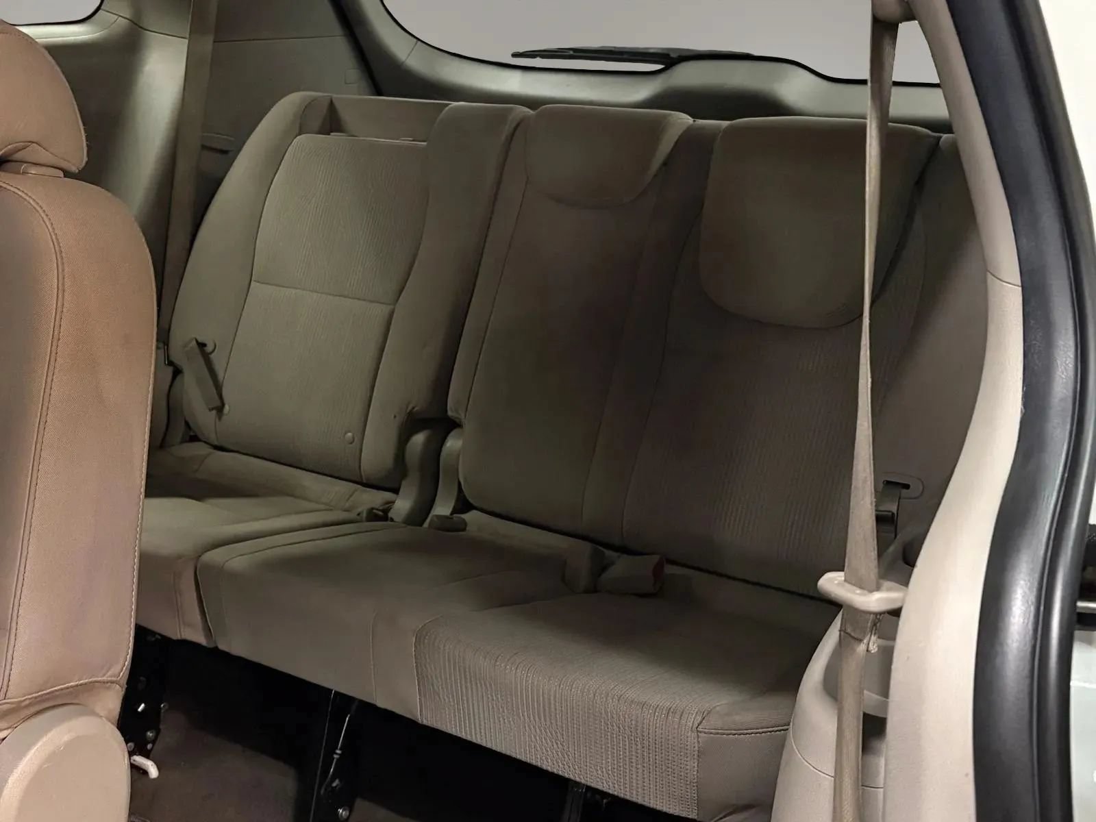 Used 2020 Kia Sedona LX FWD image 25