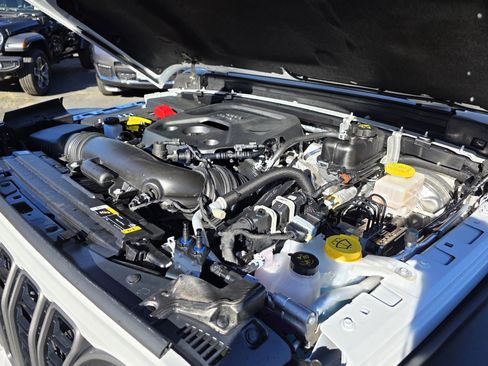 Certified 2025 Jeep Wrangler Unlimited Rubicon image 20