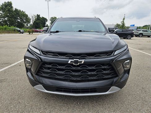 Used 2023 Chevrolet Blazer LT w/ Sound & Technology Package FWD image 2