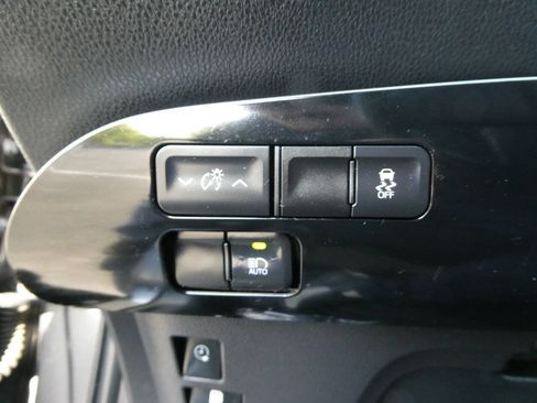 Used 2017 Toyota Prius Prime Plus FWD image 22