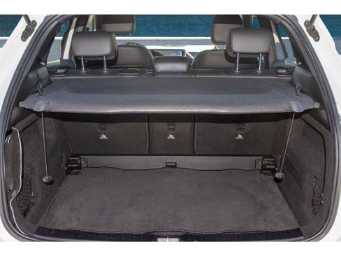 Used 2022 Mercedes-Benz GLA 250 w/ Premium Package Lite image 9