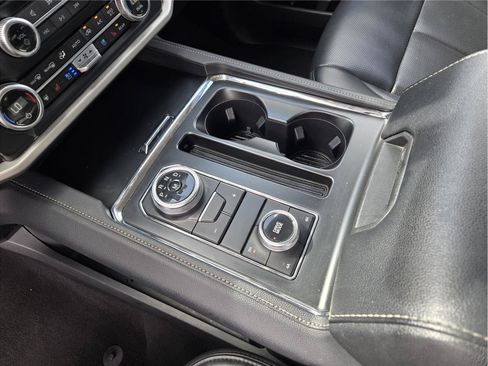 Certified 2024 Ford Expedition XLT AWD/4WD image 18