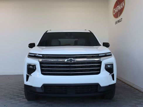 Used 2025 Chevrolet Traverse LT w/ LPO, Floor Liner Package FWD image 2