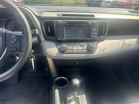 Used 2014 Toyota RAV4 XLE AWD/4WD image 10