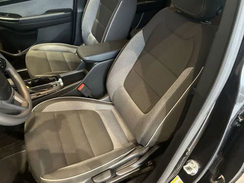 Used 2025 Chevrolet TrailBlazer LT FWD image 17