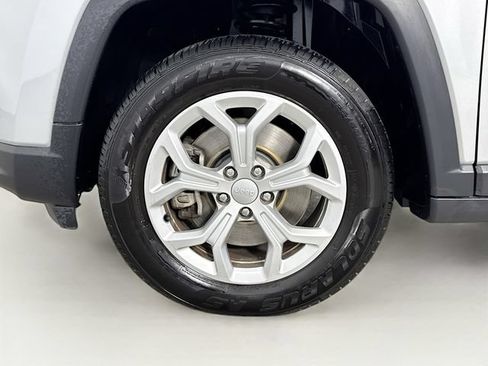 Used 2024 Jeep Compass Latitude AWD/4WD image 29