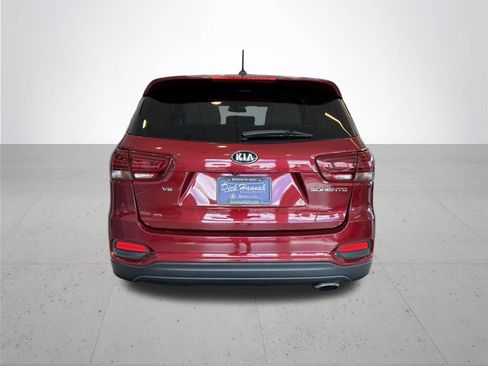 Used 2019 Kia Sorento AWD V6 image 8