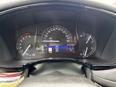 Used 2017 Cadillac XT5 Luxury w/ Driver Awareness Package image 7