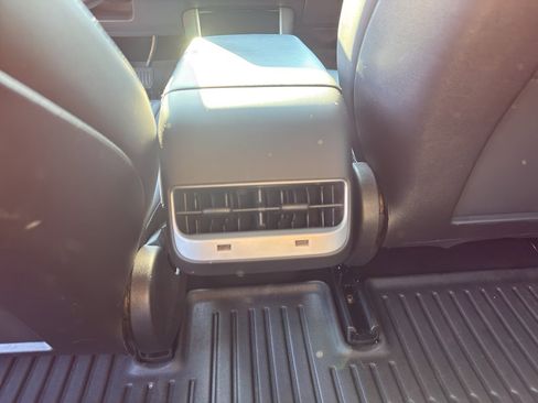 Used 2020 Tesla Model 3 Standard Range Plus image 20