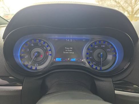 Used 2018 Chrysler 300 S w/ 300S Premium Group image 16