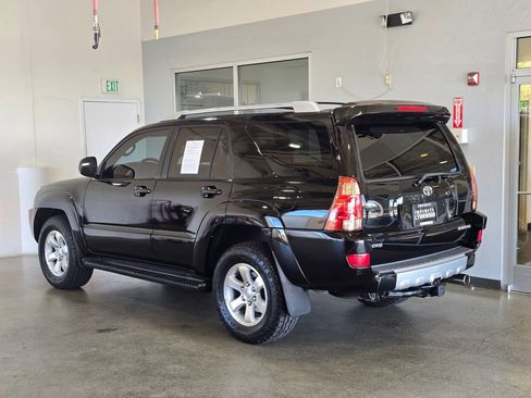 Used 2005 Toyota 4Runner SR5 AWD/4WD image 6